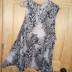 Jennifer Lopez Black and White Patterned Blouse